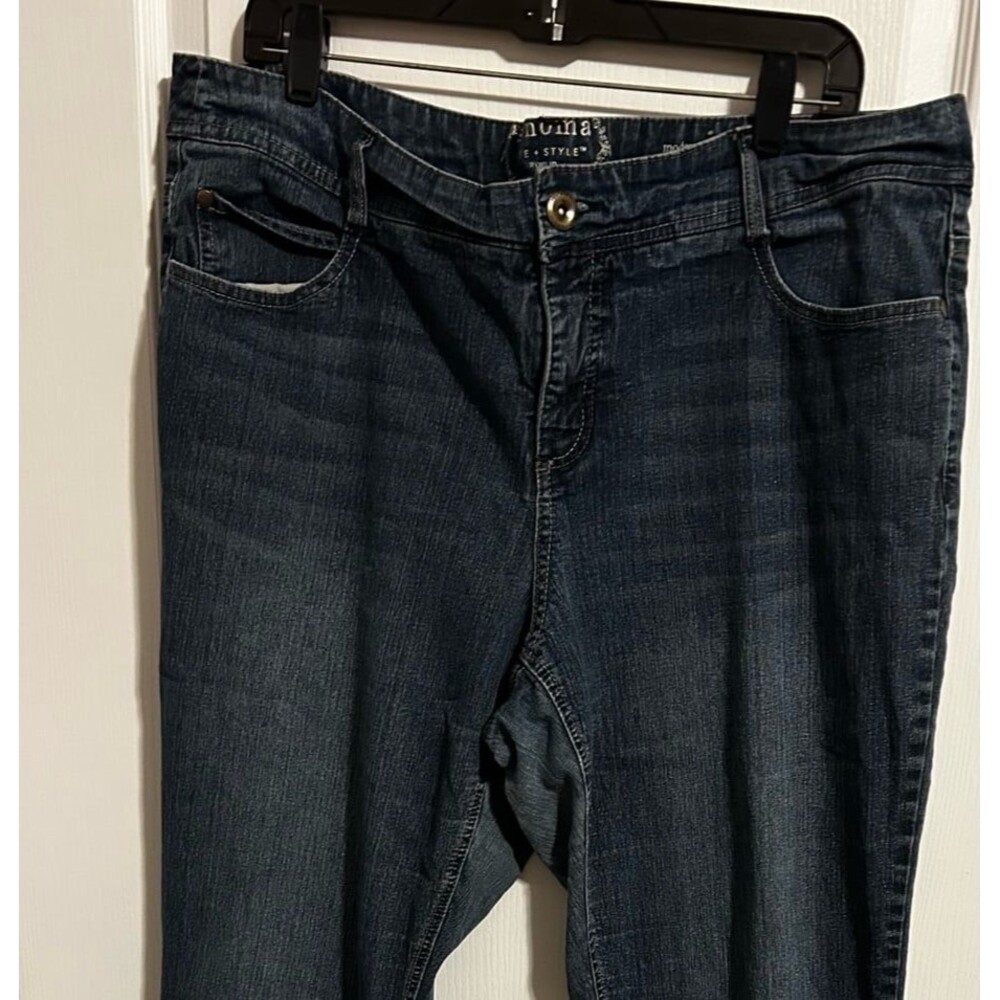 Sonoma Women's Straight Leg Jeans size 18W